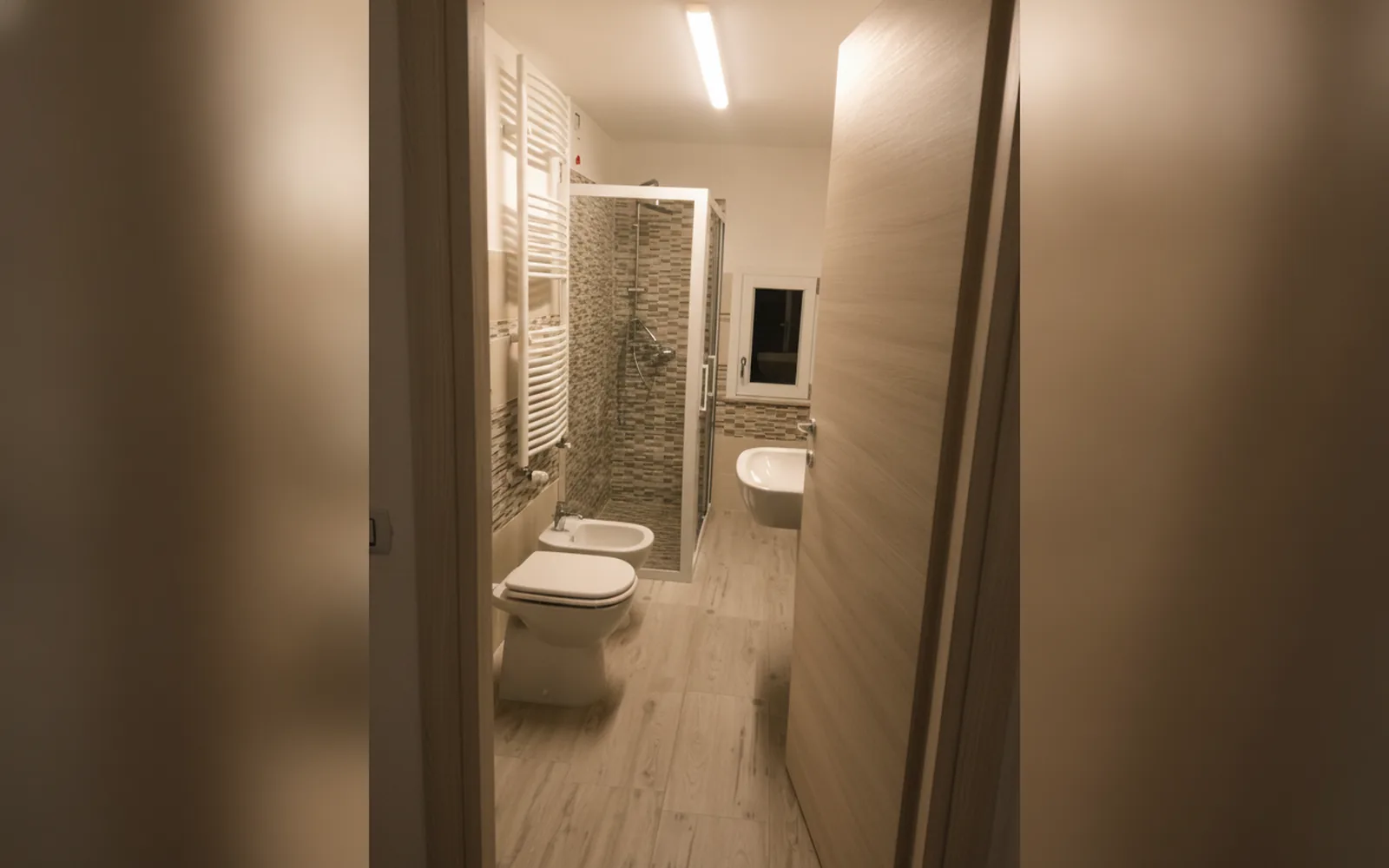 Camera con bagno privato — Casa Mia, Verona (foto 37)